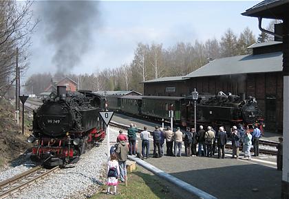 britische Eisenbahnfans in Bertsdorf