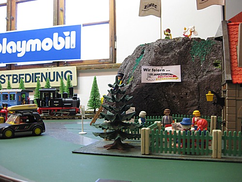 Playmobil-Menschen feiern das 175. Eisenbahnjubiläum