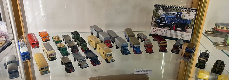 Sammlung von Automodellen der Marke H6 aus Werdau