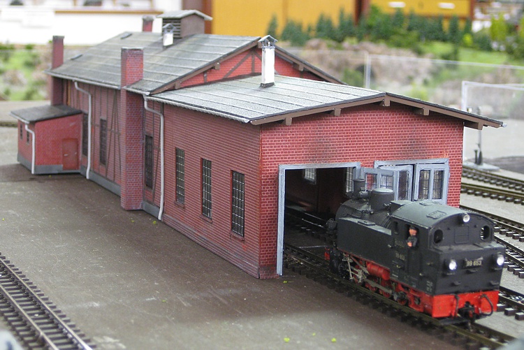 Lokschuppen im Bahnhof Bertsdorf