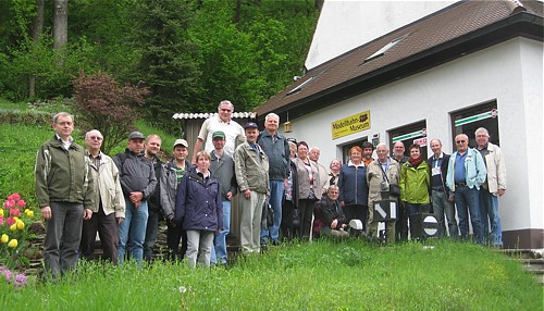 Gruppenfoto am Modellbahnmuseum Muggendorf