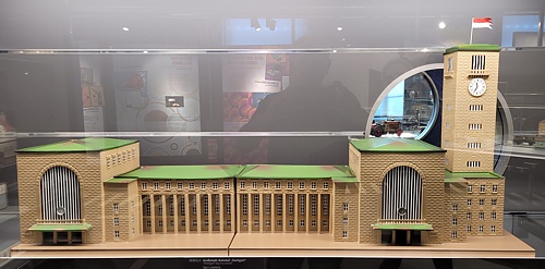 Stuttgart Hbf als Blechspielzeug Stuttgart Hbf als Blechspielzeug
