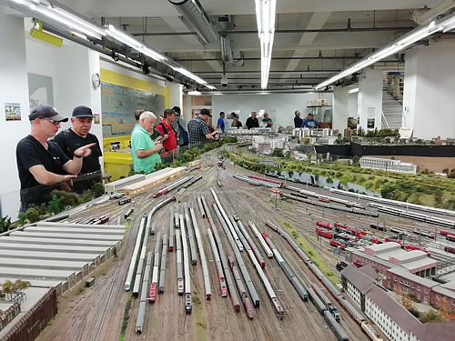 umfangreiche Abstellanlagen des Kopfbahnhofes umfangreiche Abstellanlagen des Kopfbahnhofes