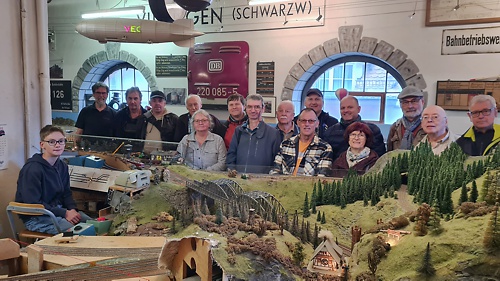 Gruppenbild im Vereinsdomizil vom VEC Gruppenbild im Vereinsdomizil vom VEC