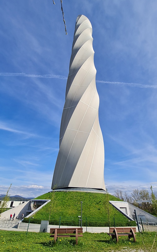 "TK Elevator Testturm", ein Testzentrum für Aufzüge "TK Elevator Testturm", ein Testzentrum für Aufzüge